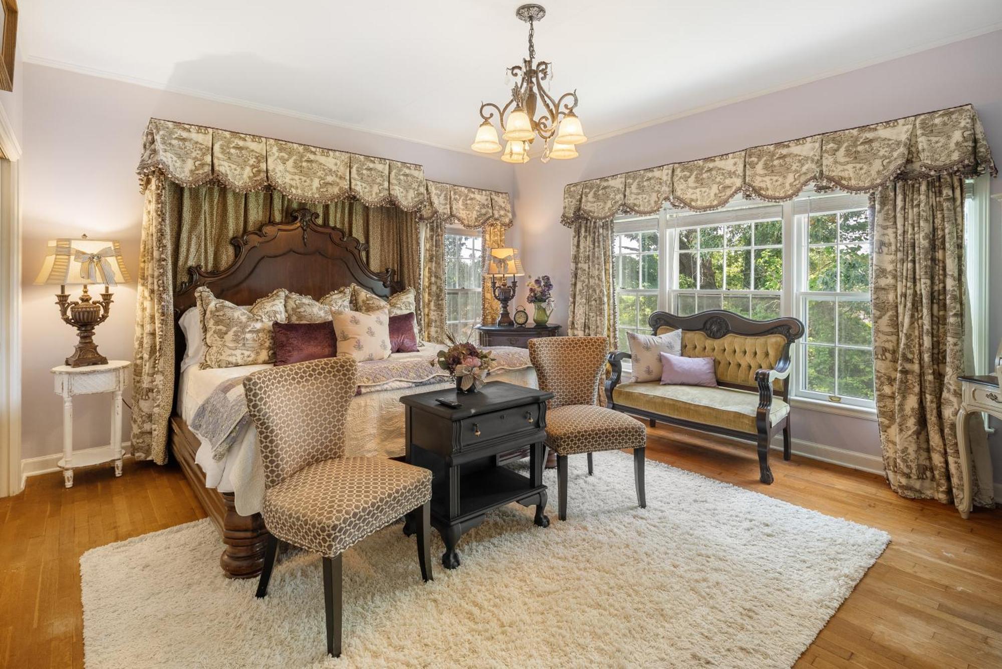 Beland Mansion-Blooming Garden Suite! Fort Smith Exterior foto